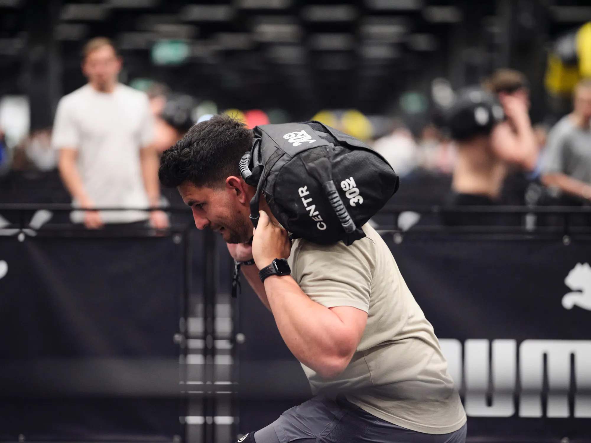 HYROX-Teilnehmer: Sandbag Lunges